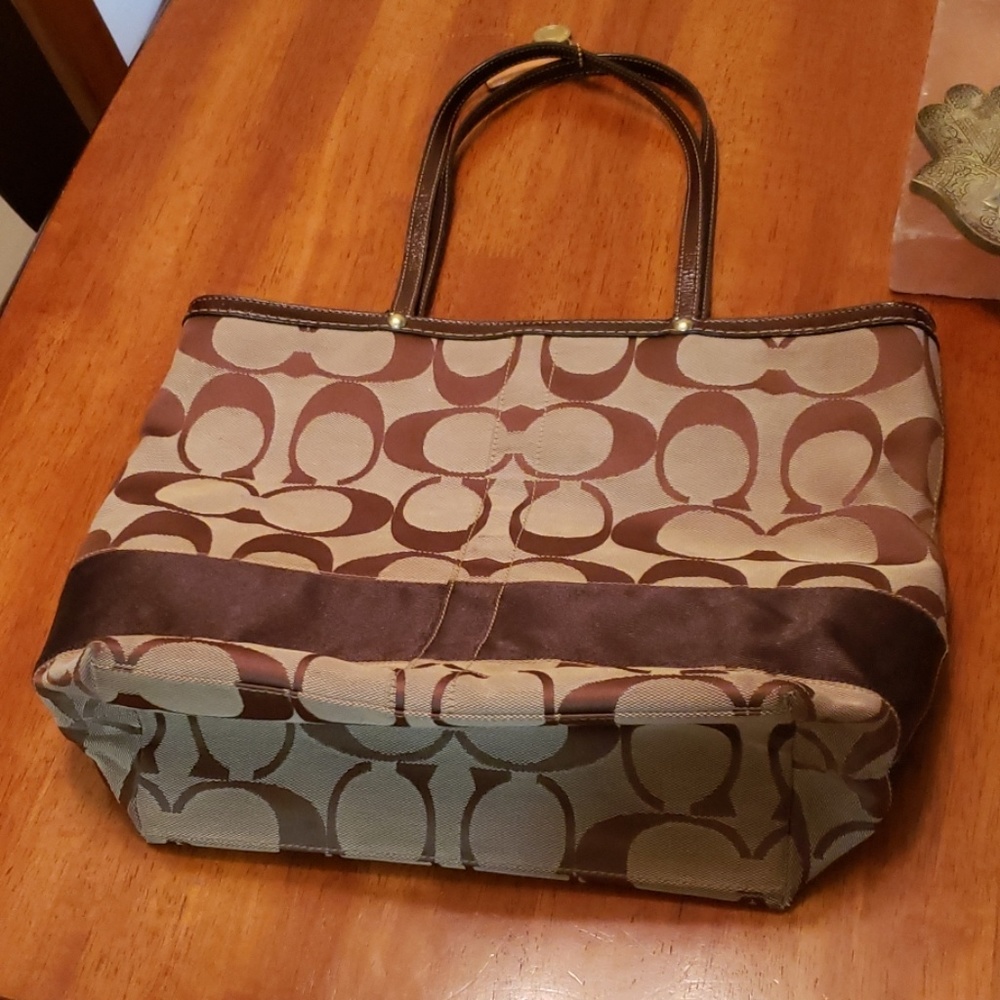 Authentic Coach Handbag - Picture 2 of 4